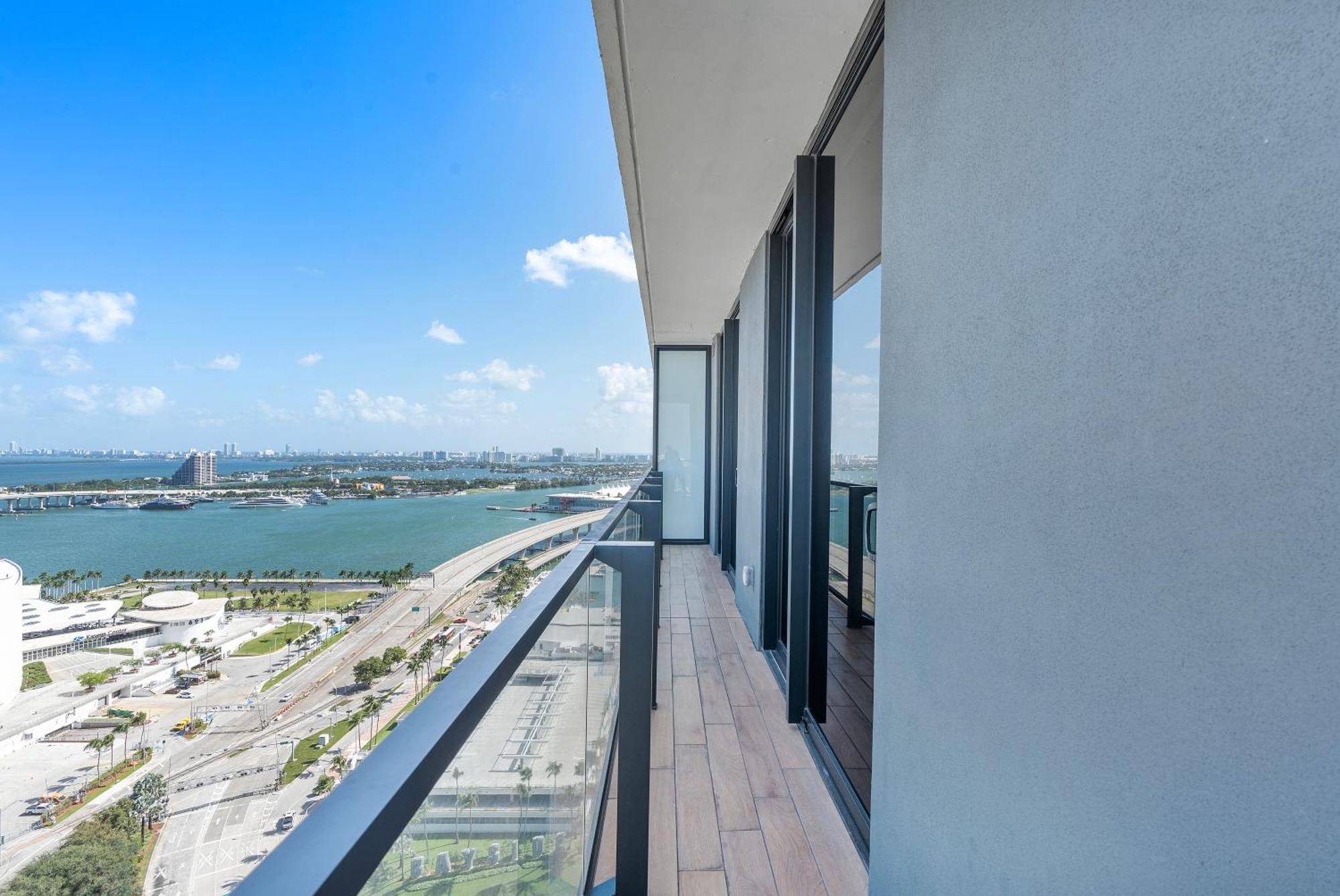 Downtown By Miami Vacation Rentals エクステリア 写真